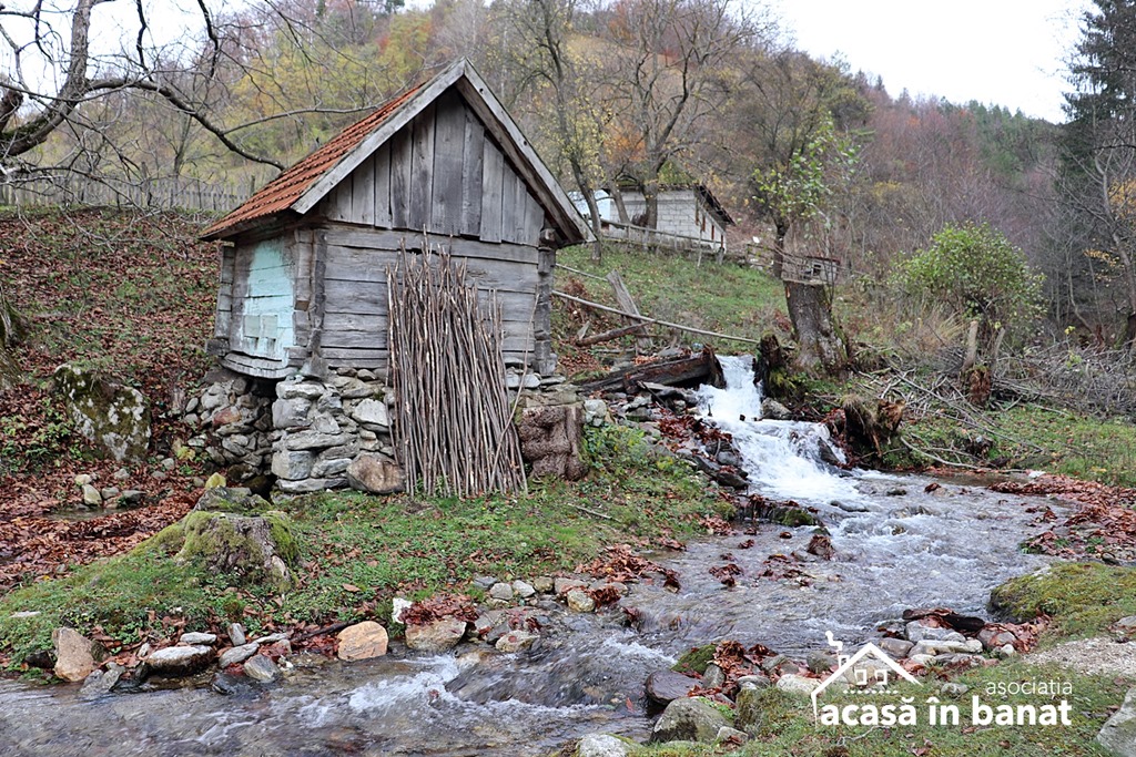 Morile de apă din zona Băile Herculane. Moară de apă în cătunul Zmogotin - Cornereva.